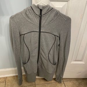 Lululemon Women’s Gray Zip-Up Size 4
